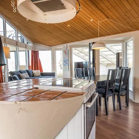 Seaside Charm With And Sauna-by Traum Feriehus *