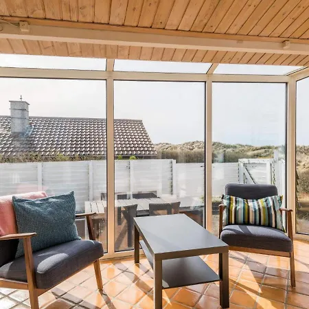 Seaside Charm With And Sauna-by Traum Feriehus